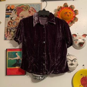 SOLD ON DEPOP Banana Republic velvet top